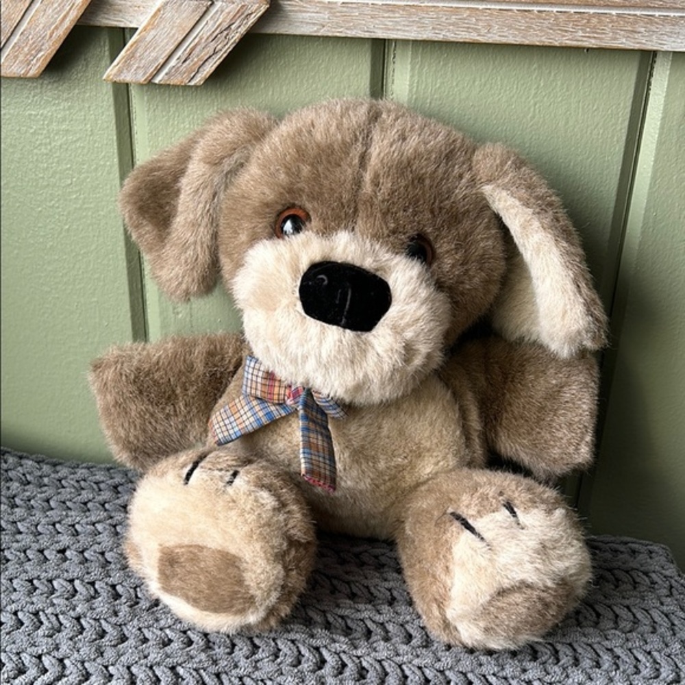 Vintage 1984 Dakin Plush Tan Dog with‎ Plaid Bow